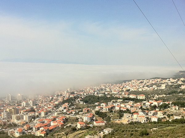 Magla u Makarskoj